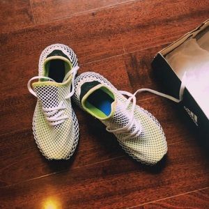 Adidas deerupt shoes